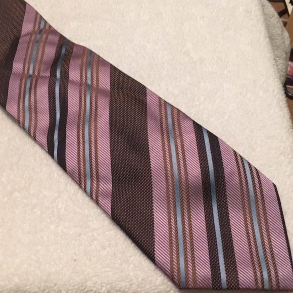 Dona tie - Picture 1 of 4